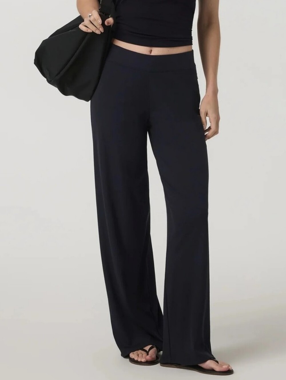 Vuori Pose Wideleg Pant In Black Large